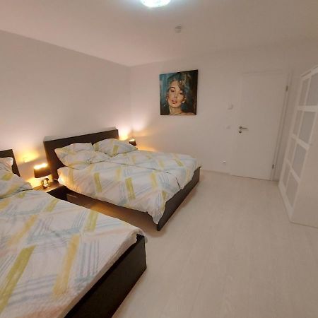 Several Different Rooms, Newly Furnished, In A New House In Vichten Bagian luar foto