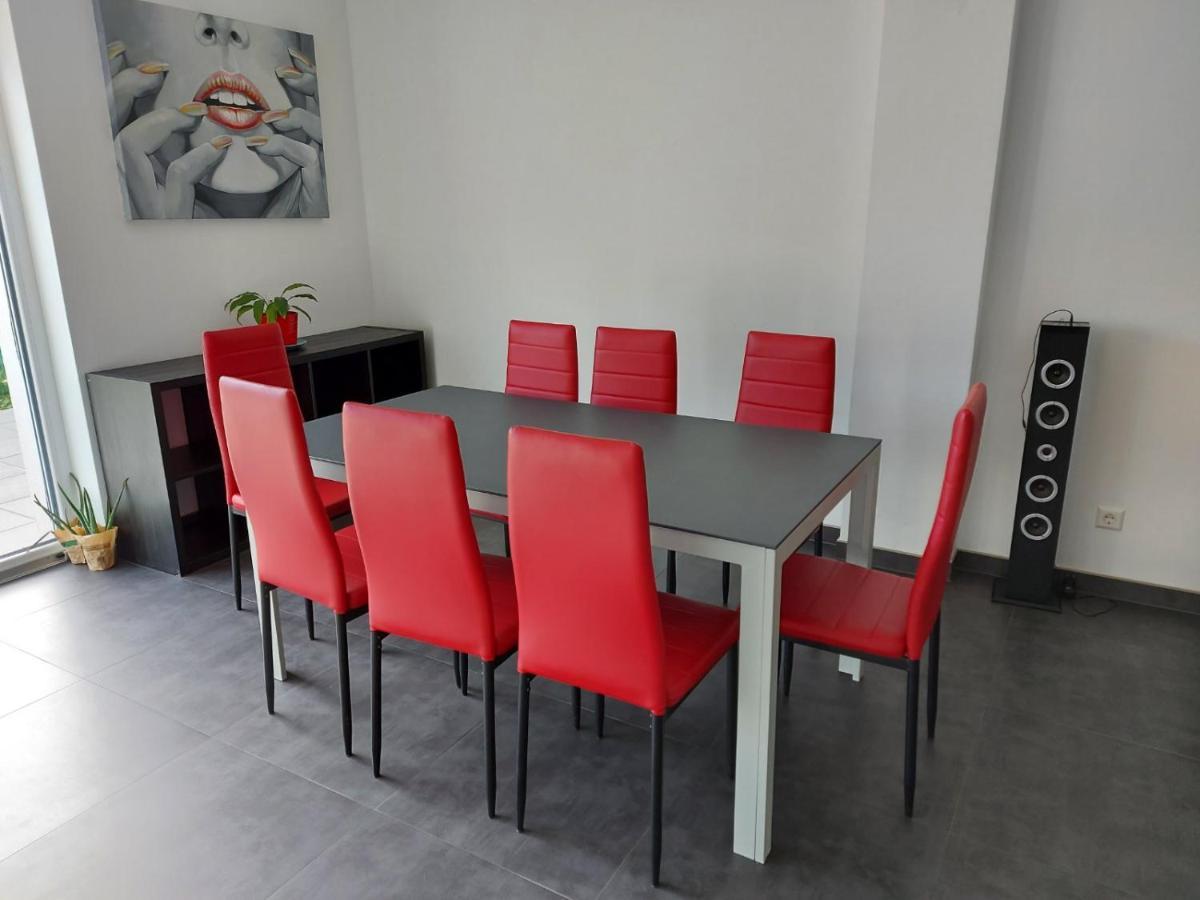 Several Different Rooms, Newly Furnished, In A New House In Vichten Bagian luar foto