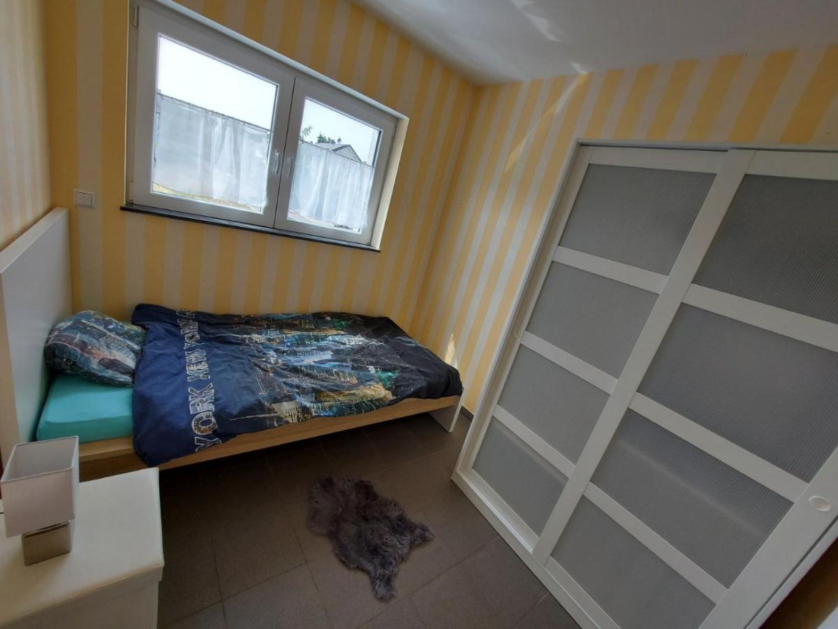 Several Different Rooms, Newly Furnished, In A New House In Vichten Bagian luar foto