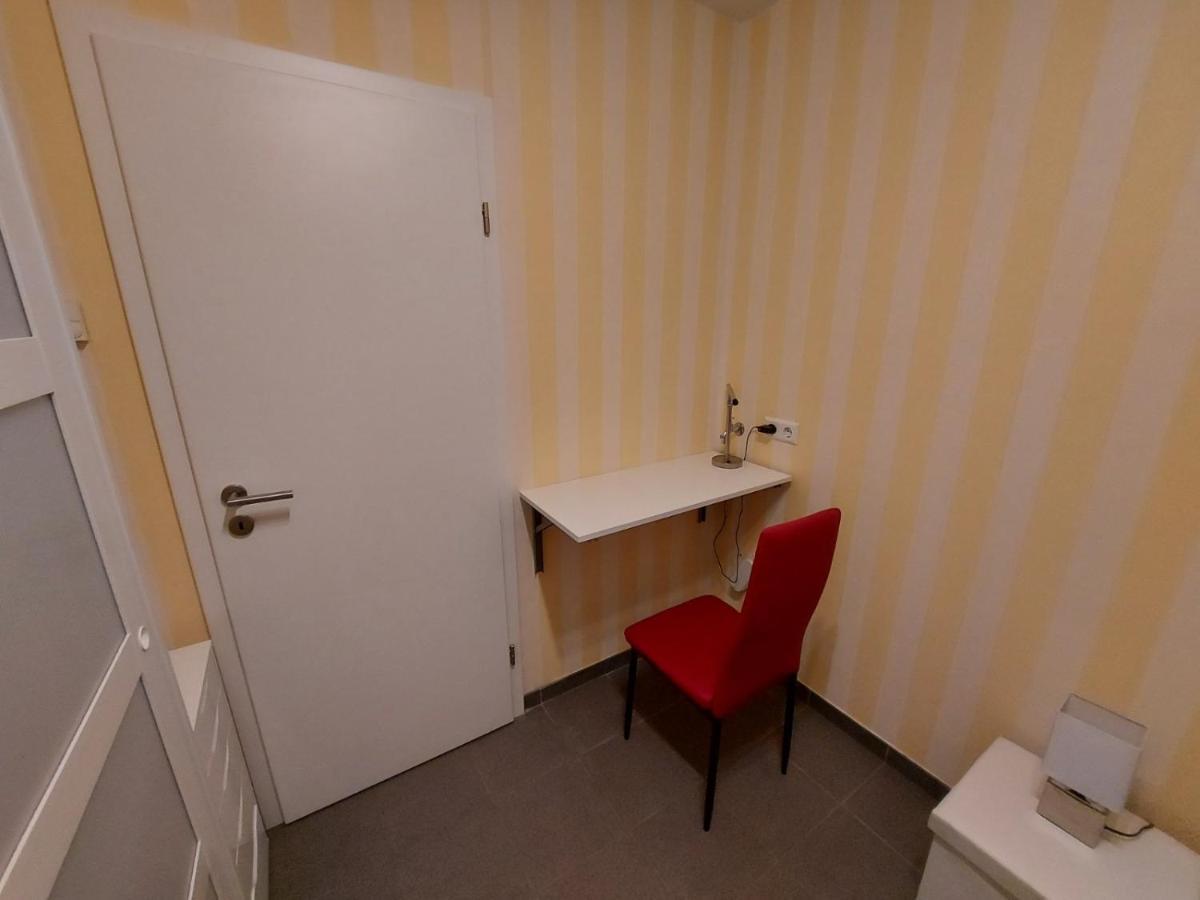 Several Different Rooms, Newly Furnished, In A New House In Vichten Bagian luar foto